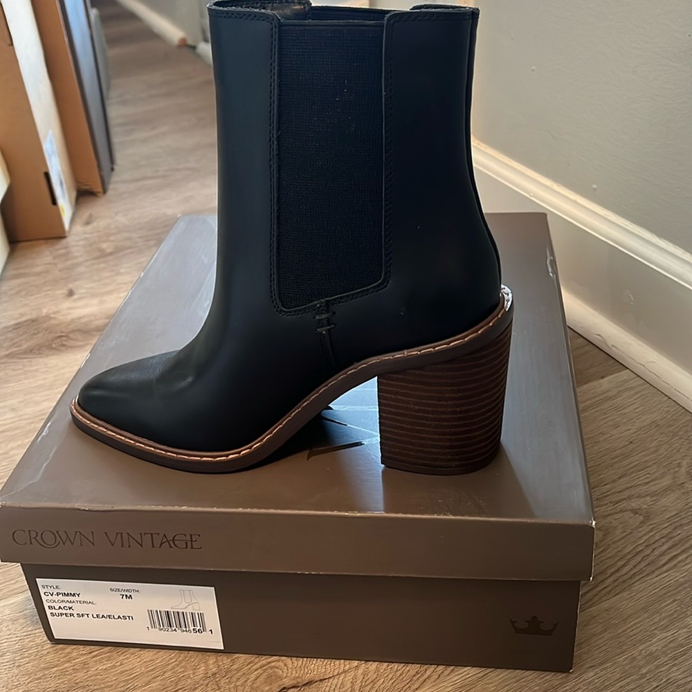 New never worn black CV Pimmy Boots